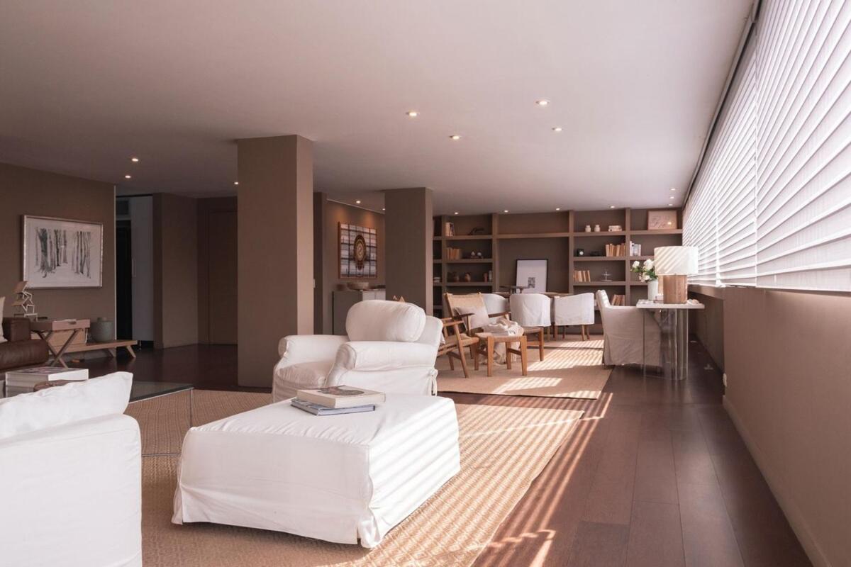 Apartment Luxury Living In Nogal 3 Bedrooms & Terrace *