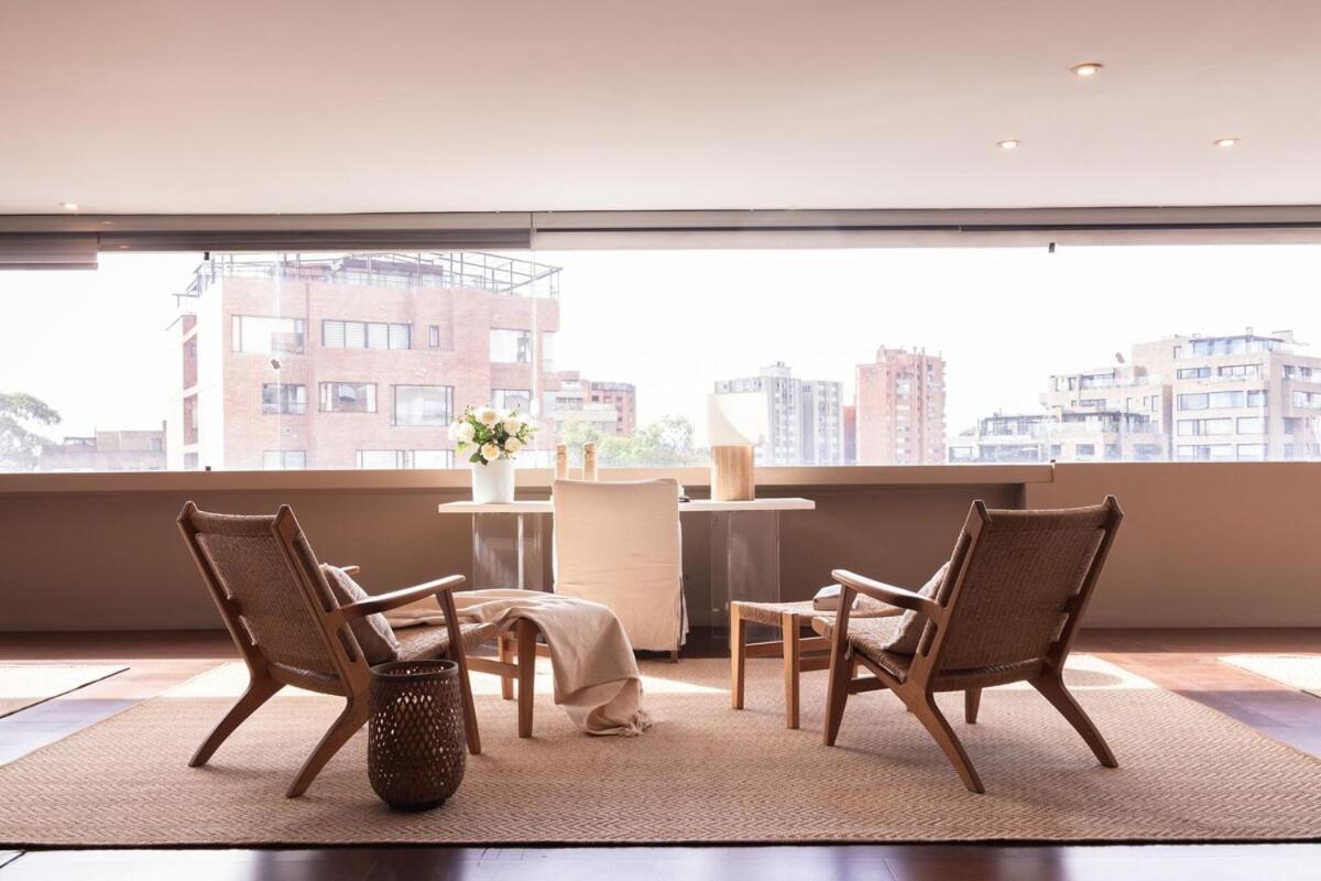 Apartment Luxury Living In Nogal 3 Bedrooms & Terrace